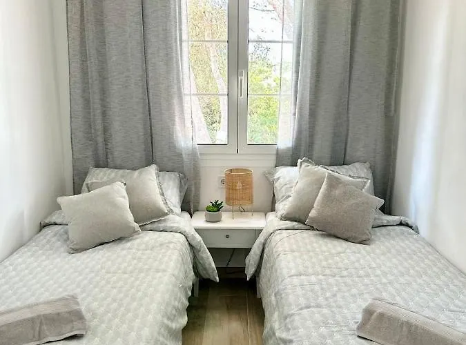 Menorca Chic Near & Harbour Apartment *